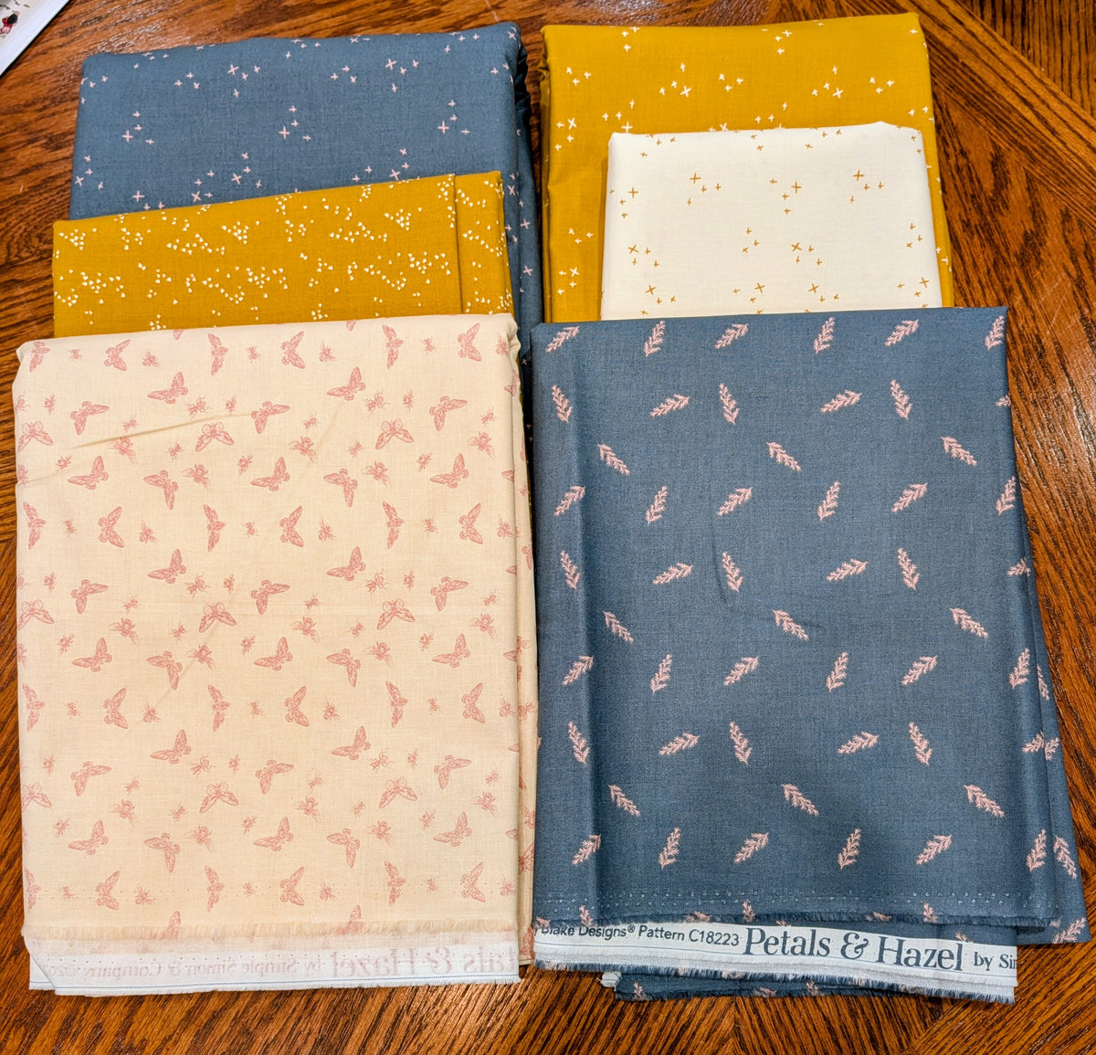 Petals & Hazel 6-Piece Fat Quarter Bundle